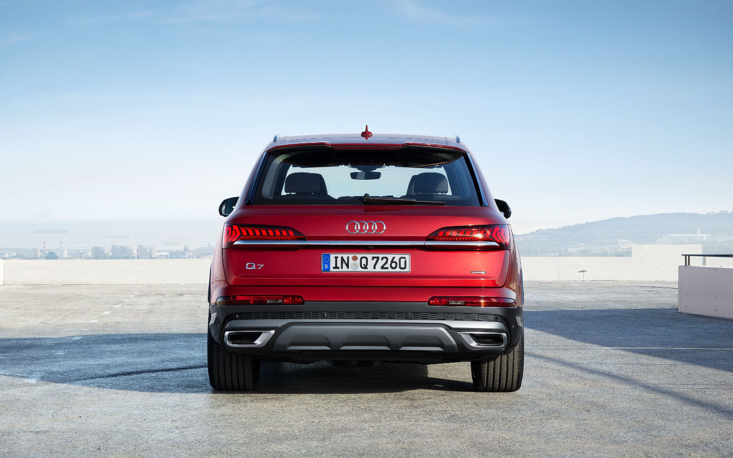 Comparison - Audi Q7 Quattro Prestige 2020 - vs - Hyundai Palisade ...